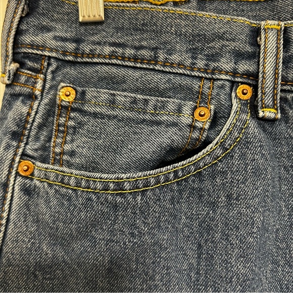 Levi’s Jeans Mens 38x30 Blue 505 Regular Fit Straight Medium Wash Denim (2013) - Picture 4 of 14